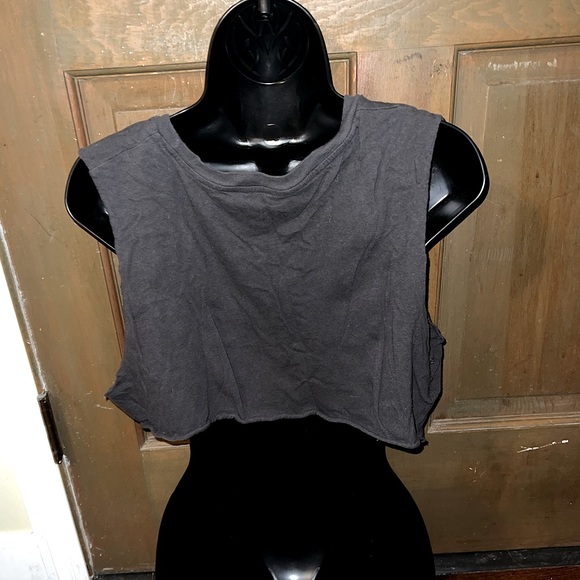 3/$15🤍The Rolling Stones Cropped Grunge V Neck Tank Top - Picture 5 of 8